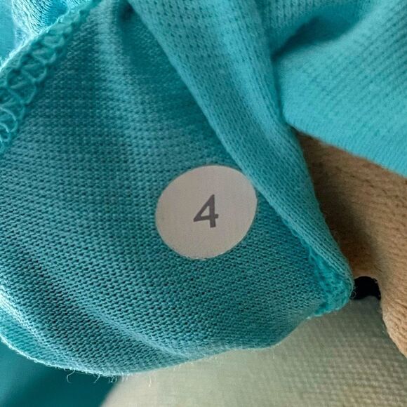 NWOT! Lululemon Blue, Adjustable Strap, Cross-Back Striped Athletic Tank. Size 4 - Picture 7 of 7